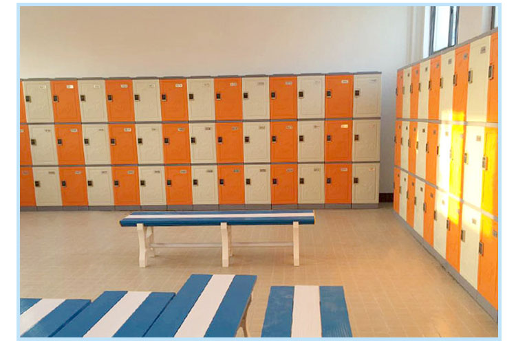 三層塑料更衣柜儲物柜案例：繽紛橙+玉脂白+感應鎖+更衣凳